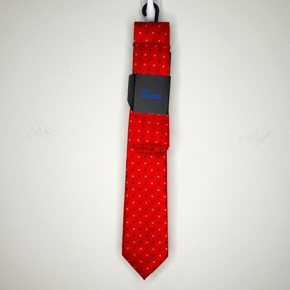 Gionni Red, White, and Blue Tie and Handkerchief Set - Picture 5 of 7